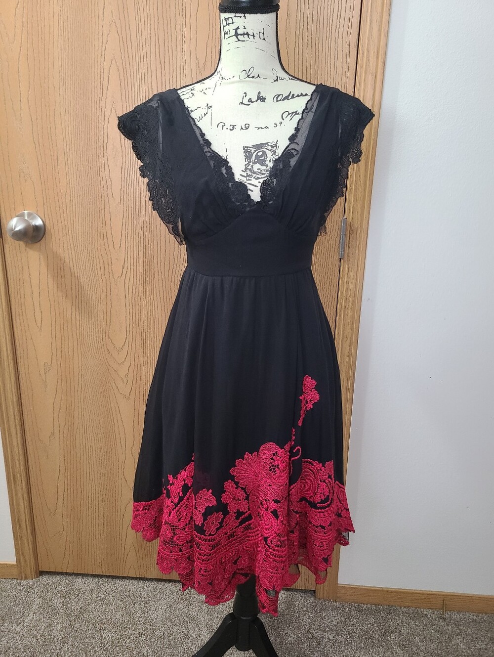 Karen Millen Retro Silk Embroidered Lace Scallop Hem V-neck Pinup A-line Dress - Picture 2 of 10
